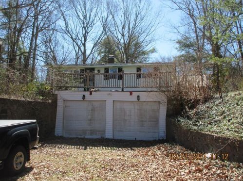 686 Beach Pond Rd, Norwich, CT 06384-2001