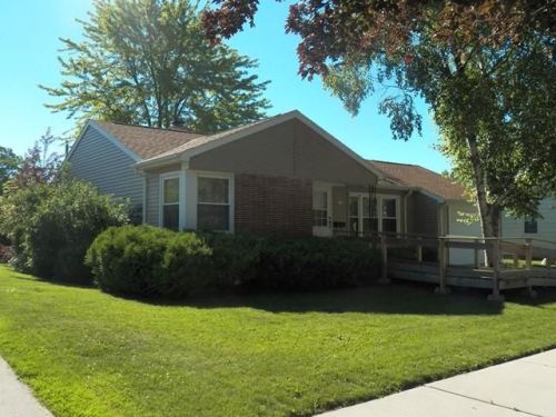 737 32 St, Manitowoc WI  54220-3614 exterior