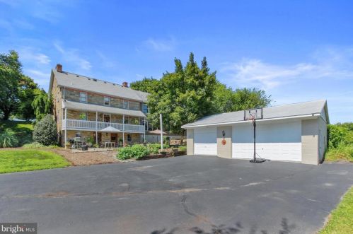 6403 Pahagaco Rd, Spring Grove, PA 17362-8810