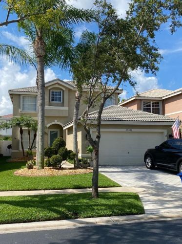 15042 20th St, Hollywood FL  33027-4363 exterior