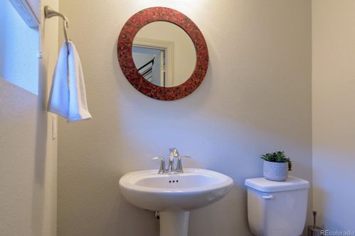 1311 Jackson St, Denver CO 80205-5052 exterior