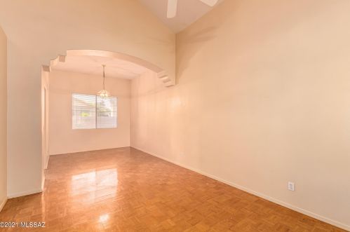 3696 Sunglade Dr, Tucson, AZ 85742-1135