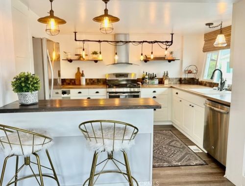 112 Yorktown, Newport Beach CA  92660-6144 exterior