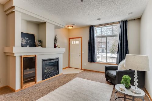 422 Frederick Cir, Hastings, MN 55033-2635