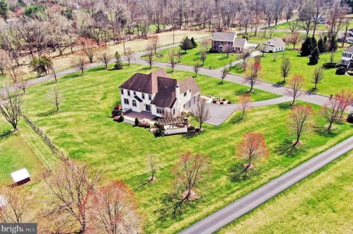 809 Arrowhead Ln, Harleysville, PA 19438-2141