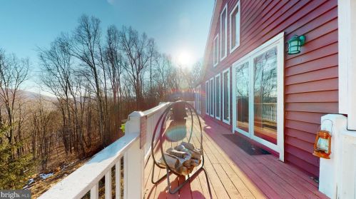400 Cardinal Dr, Rio WV  26755-6048 exterior