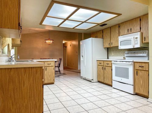 1329 Cr 436, Lake Panasoffkee FL  33538-5128 exterior