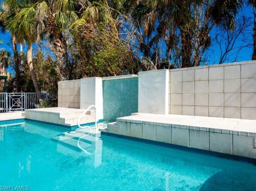 5721 Sanibel Captiva Rd, Sanibel FL  33957-2309 exterior