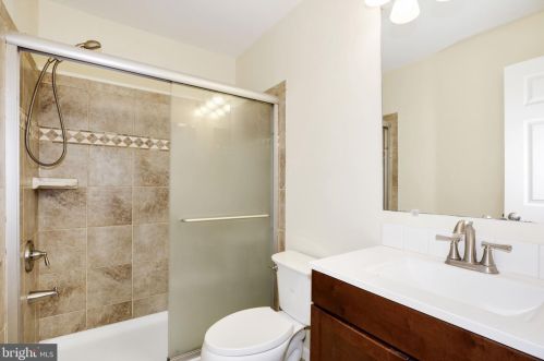 9606 Renton Dr, Springfield VA exterior