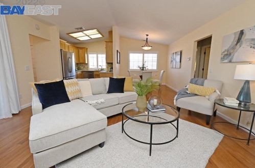 129 Ray St, Pleasanton CA  94566-6651 exterior