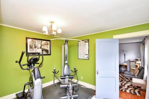 291 St, Dedham MA 02026-2044 exterior