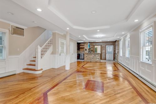 218-15 135th Ave, Jamaica, NY 11413-3117