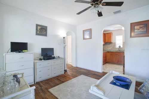 3110 56th Ave, Saint Petersburg, FL 33714-1841
