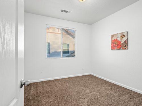 4478 Artemisa Dr, Fresno CA  93722-6450 exterior