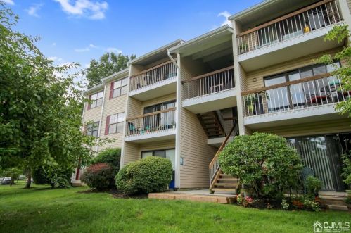 406 Danbury Ln, East Brunswick NJ  08816-5114 exterior