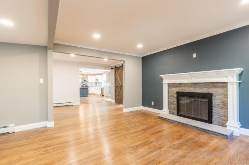 26 Patchogue Rd, Scotts Beach NY  11789-1422 exterior