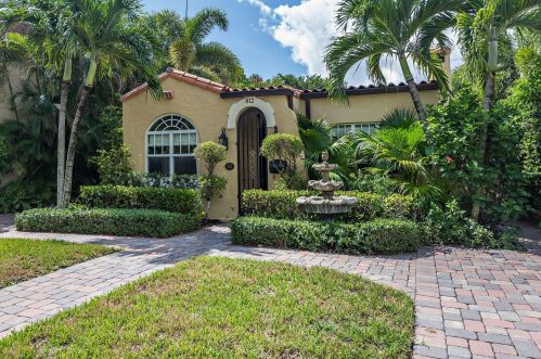 812 Park Pl, West Palm Beach, FL 33401-7236