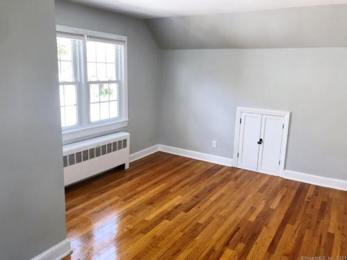 32 View St, Manchester CT  06040-4306 exterior