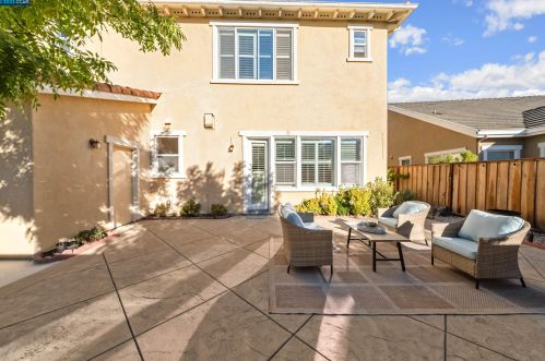 1733 Campanula Dr, San Ramon CA  94582-5155 exterior