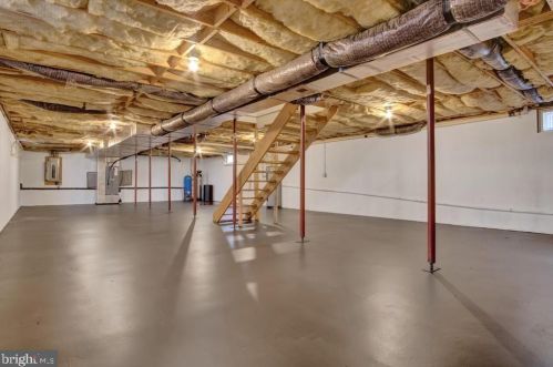 60 Cold Springs Rd, Carlisle PA 17015-9113 exterior