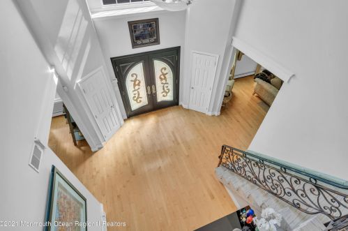 142 Serpentine Dr, Morganville NJ  07751-1400 exterior