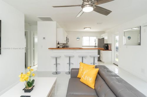 1453 10th St, Dania Beach FL  33004-2342 exterior