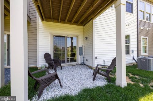 33 Locks Farm Ln, Downingtown PA  19335 exterior