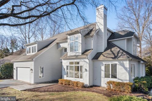 12015 Walnut Branch Rd, Herndon VA  20194-5616 exterior