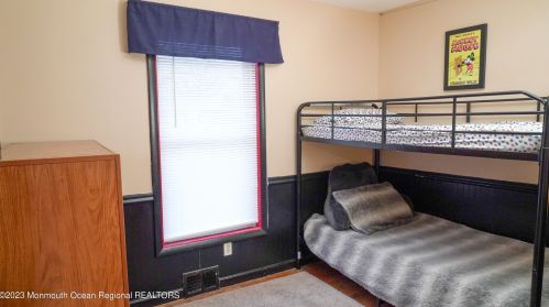 27 Castle Ave, Jackson Twp NJ  08527-2425 exterior