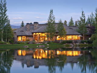4325 Greens Pl, Wilson, WY 83014-9635