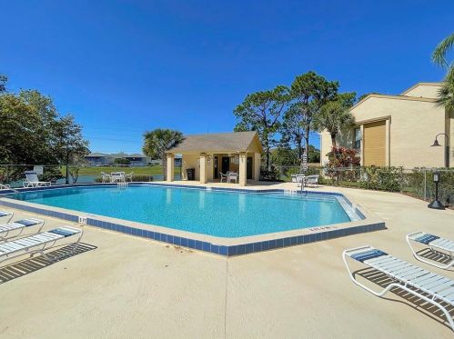 4334 Middlebrook Rd, Orlando FL  32811-3087 exterior