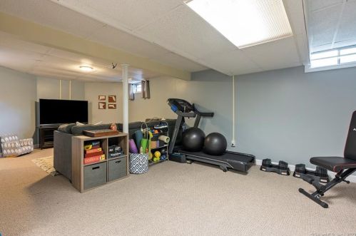 275 Wooster St, New Britain CT 06052-1030 exterior