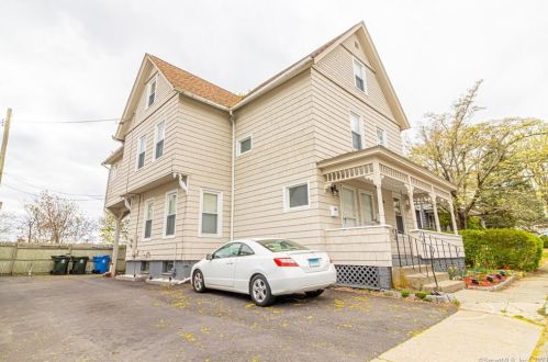 6 Robbins Ct, Norwich, CT 06360-5822