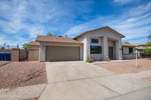 1800 Mountain Oak Ln, Tucson, AZ 85746-8118