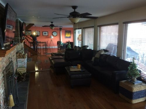 16 Maple Pkwy, Sparta NJ  07871-2011 exterior