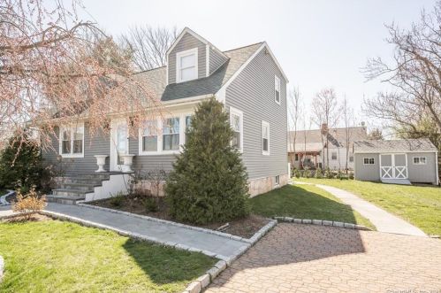 11 Maitland Rd, Stamford, CT 06906-2104