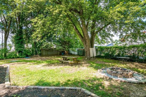 22 Stuart Dr, East Brunswick NJ  08816-3808 exterior