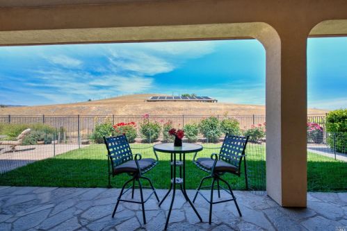 3959 Skyhawk Ln, Vacaville CA  95688-9516 exterior