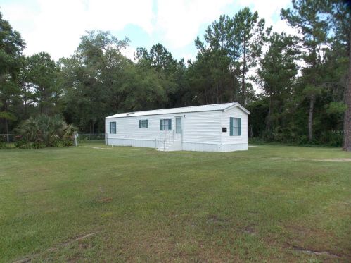 8570 175th Ct, Ocklawaha FL  32179-3722 exterior