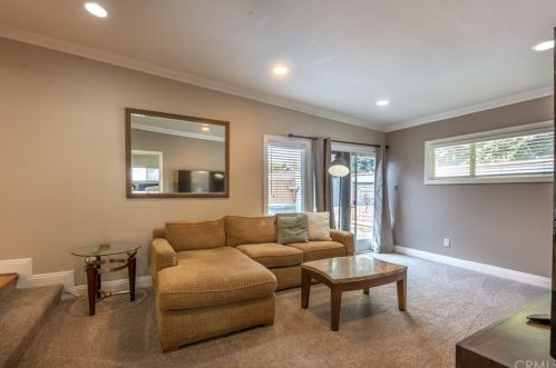 2845 Iroquois Ave, Long Beach CA  90815-1509 exterior