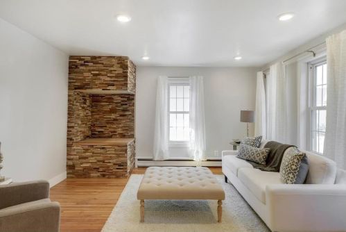 2549 Aldrich Ave, Minneapolis MN 55405-2925 exterior