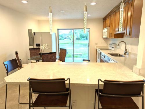 1425 Riverside Cir, West Palm Beach, FL 33414-5516