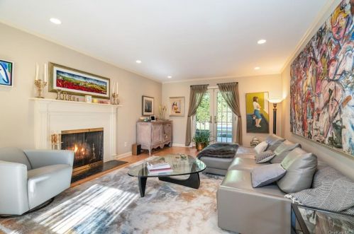 47 Plymouth Dr, Scarsdale, NY 10583-6821