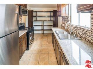 6624 Etiwanda Ave, Los Angeles CA  91335-5543 exterior