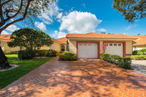 7164 Summer Tree Dr, Boynton Beach, FL 33437-3870