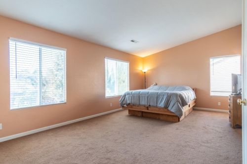2070 Carousel Dr, Hollister CA  95023-5665 exterior