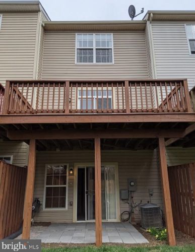 15726 John Diskin Cir, Woodbridge VA  22191-6550 exterior