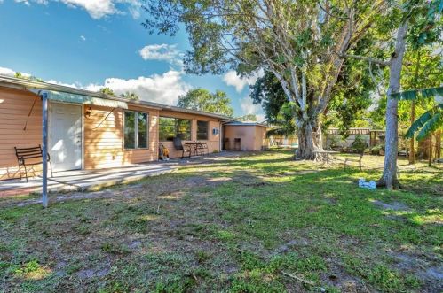 2281 44th Ter, Naples FL  34116-6474 exterior