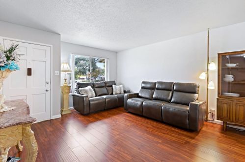 10868 Oakton Way, Rancho Cordova CA  95670-2449 exterior