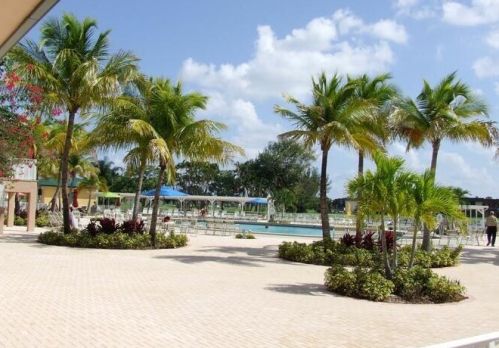 16 Burgundy A, Delray Beach FL  33484-5402 exterior